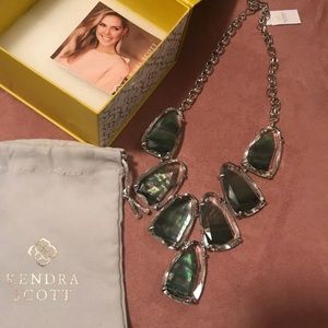 Kendra Scott Harlow Black MOP